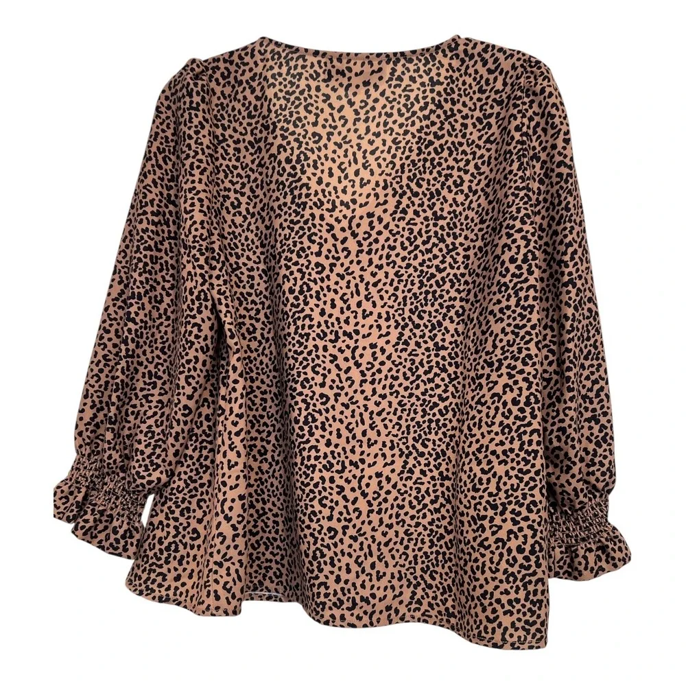 Tuckernuck Leopard Flowy Relaxed Top Small Mob Wife Boho Luxe Safari Chic Blouse